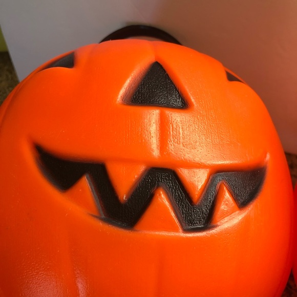 Lot of 2 Vintage Orange Blow Mold Pumpkin Candy Pails Riveted Handles - Picture 10 of 13